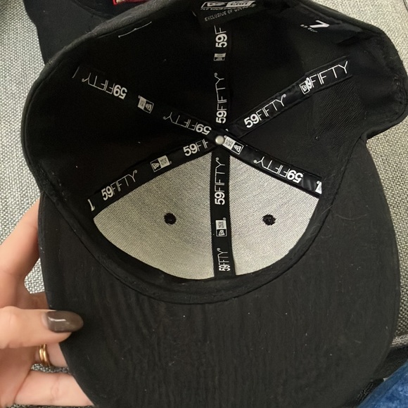 Philadelphia Eagles Hat - Picture 2 of 2